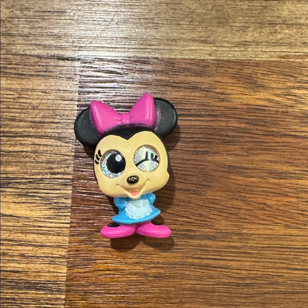 Rare | Disney Doorables | 50’s Minnie Mouse | series 9 - Picture 2 of 3